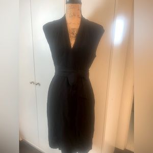 Classy Kate Spade little black 👗 dress. Size 2. Absolutely adorable with a bow!